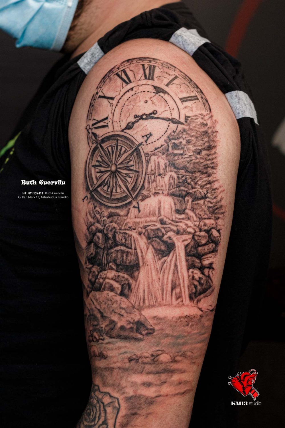 Tatuaje Reloj Rio y Catarata Realismo - Ruth Cuervilu Tattoo - KM13 Studio - estudio de tatuajes erandio astrabudua bilbao bizkaia