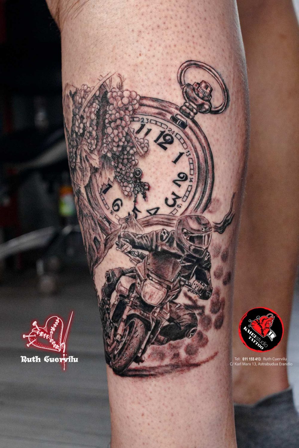 Tatuaje Moto Reloj viñas en Realismo - Ruth Cuervilu Tattoo - KM13 Studio - estudio de tatuajes erandio astrabudua bilbao bizkaia